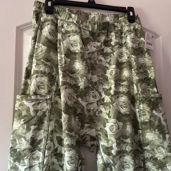 Free People sweats - Picture 3 of 8